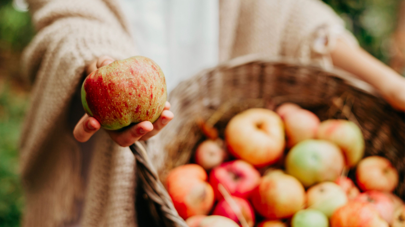 Middle of on sale an apple